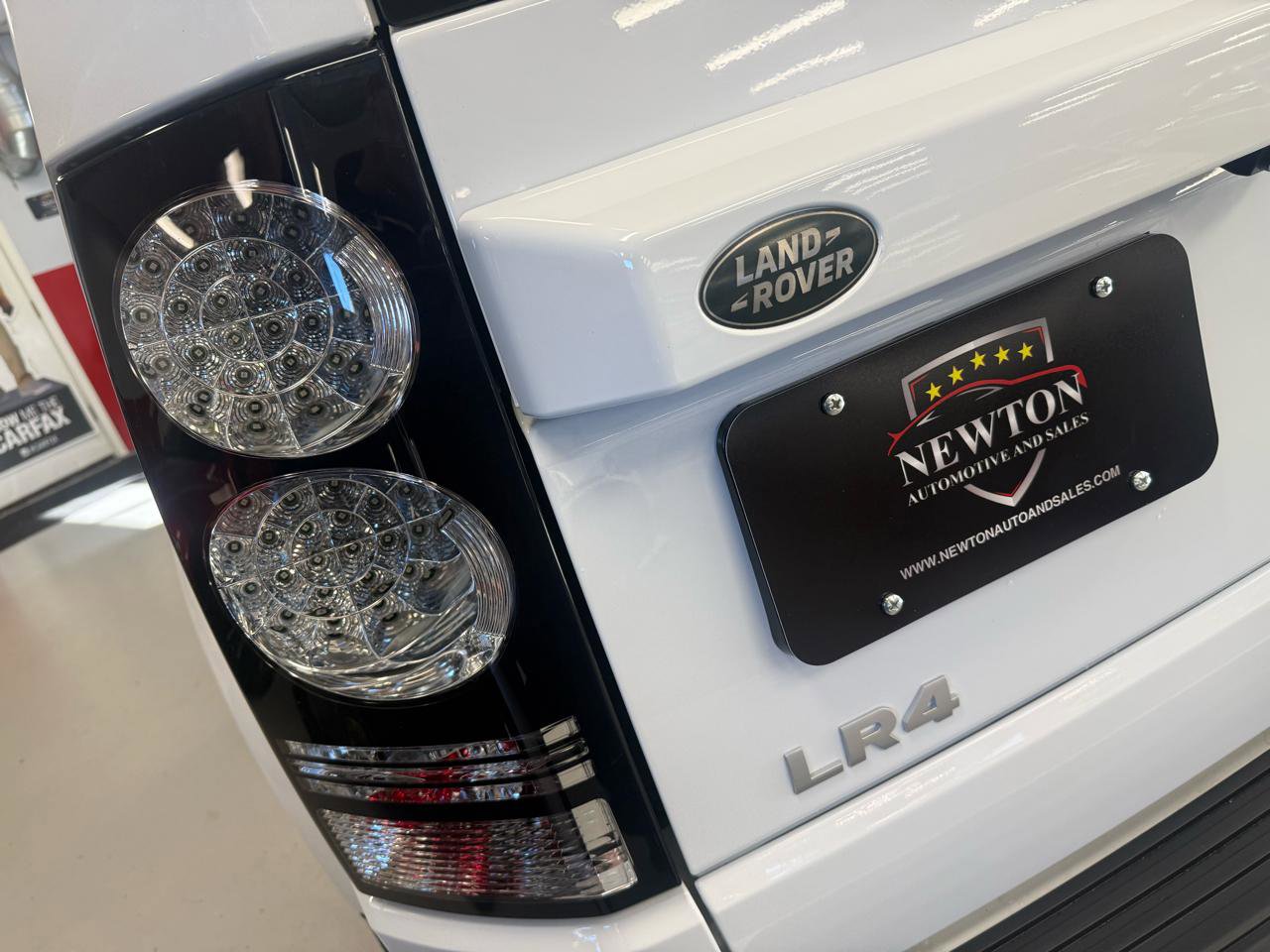 Used 2016 Land Rover LR4 HSE Silver Edition AWD/4WD image 11