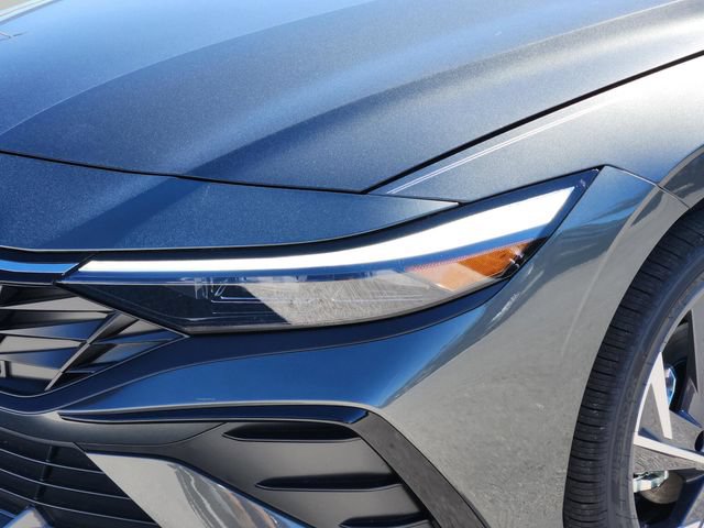 New 2026 Hyundai Elantra Limited FWD image 9
