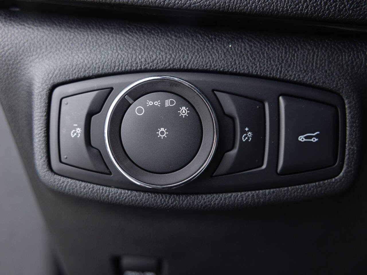 Used 2018 Lincoln MKC Premiere AWD/4WD image 36
