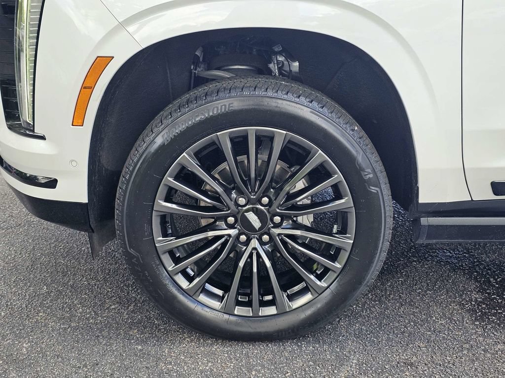 Certified 2025 Cadillac Escalade ESV Sport Platinum w/ LPO, Floor Liner Package AWD/4WD image 13