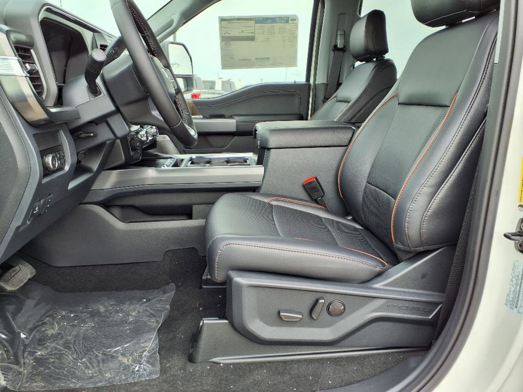 New 2025 Ford F250 Lariat w/ FX4 Off-Road Package image 7