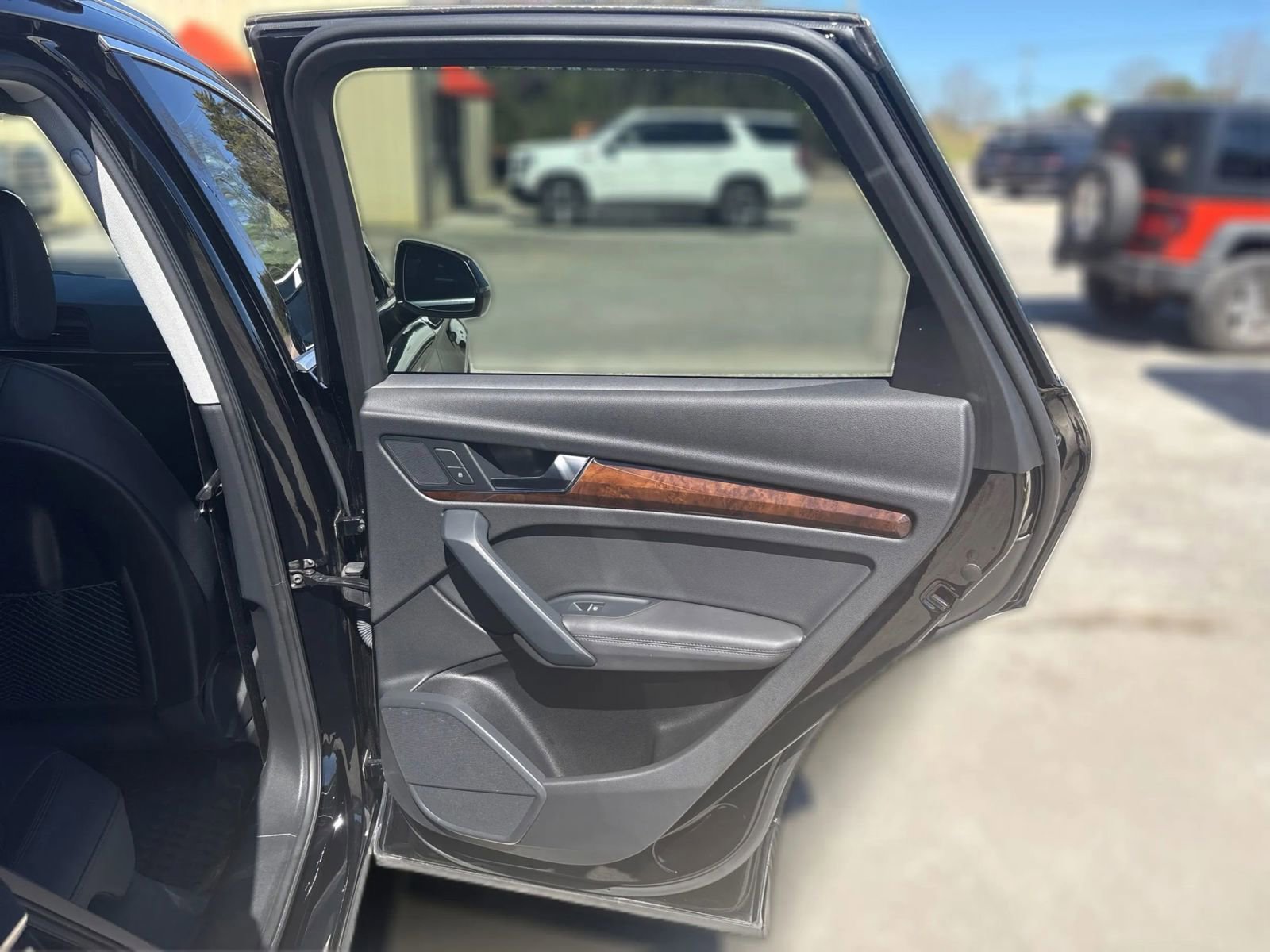 Used 2020 Audi Q5 2.0T Premium Plus w/ Premium Plus Package image 29