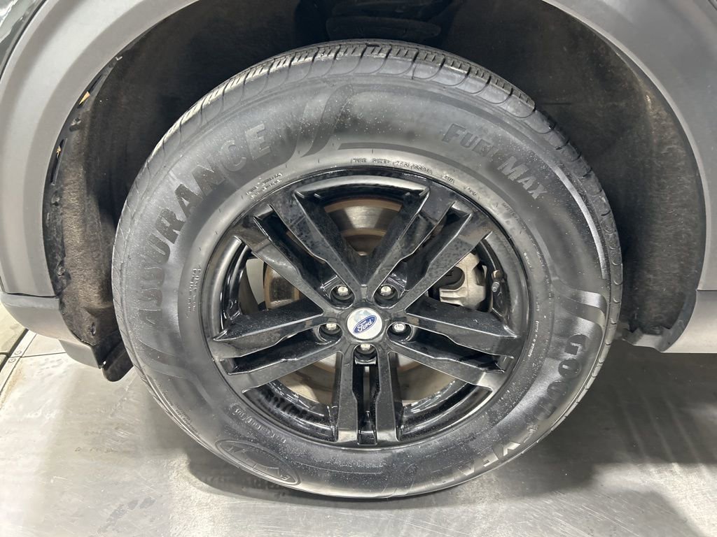 Certified 2023 Ford Explorer XLT w/ Equipment Group 202A image 37