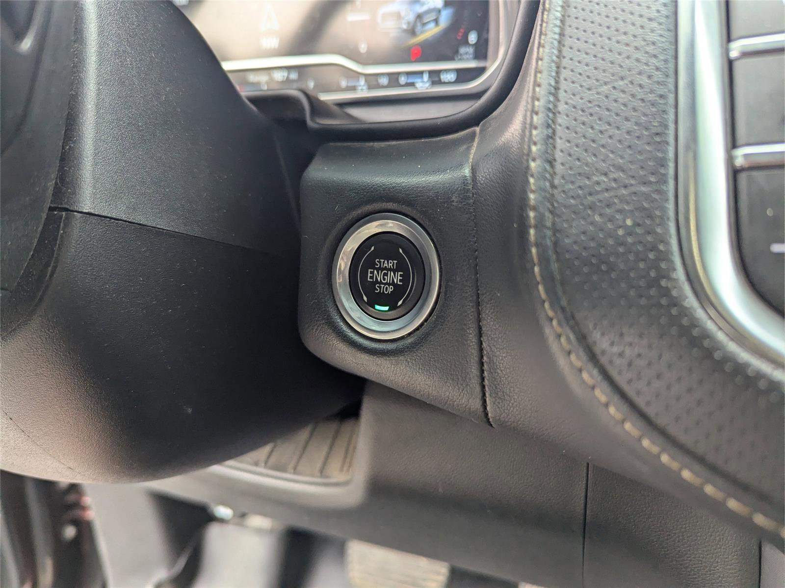 Used 2022 GMC Yukon XL SLT w/ SLT Luxury Package image 20