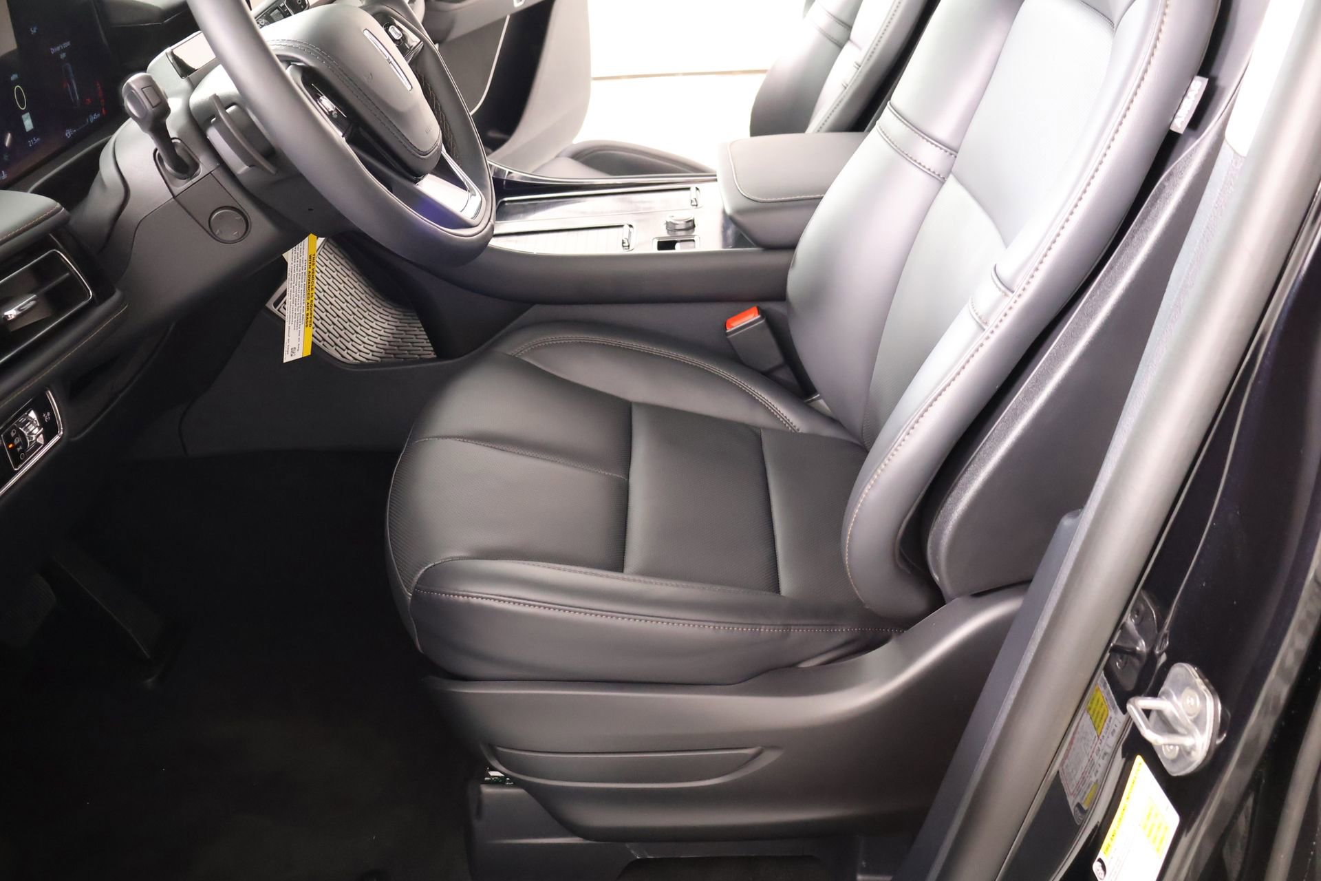 New 2026 Lincoln Aviator 2WD image 11