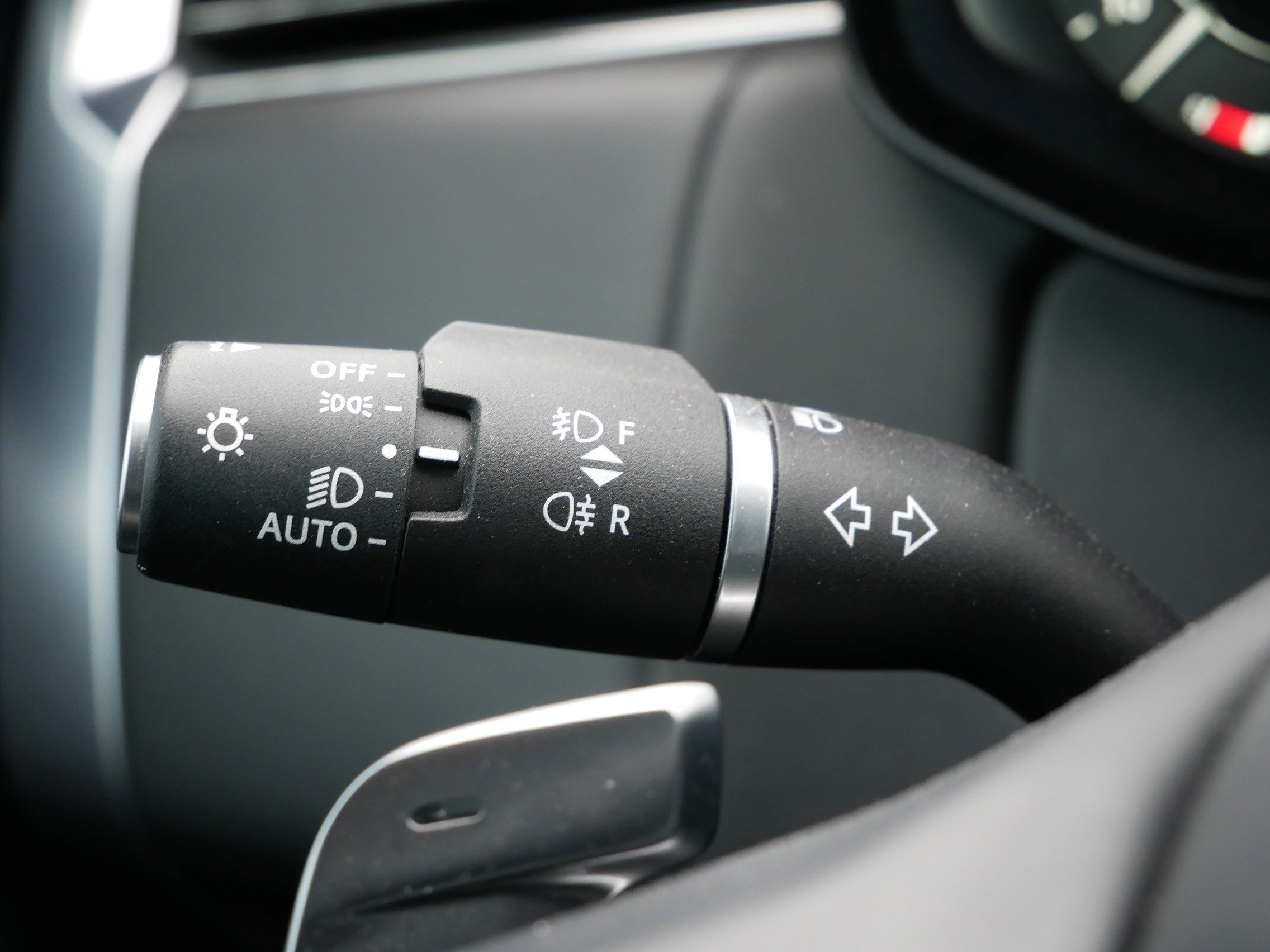 Used 2023 Land Rover Range Rover SE image 11