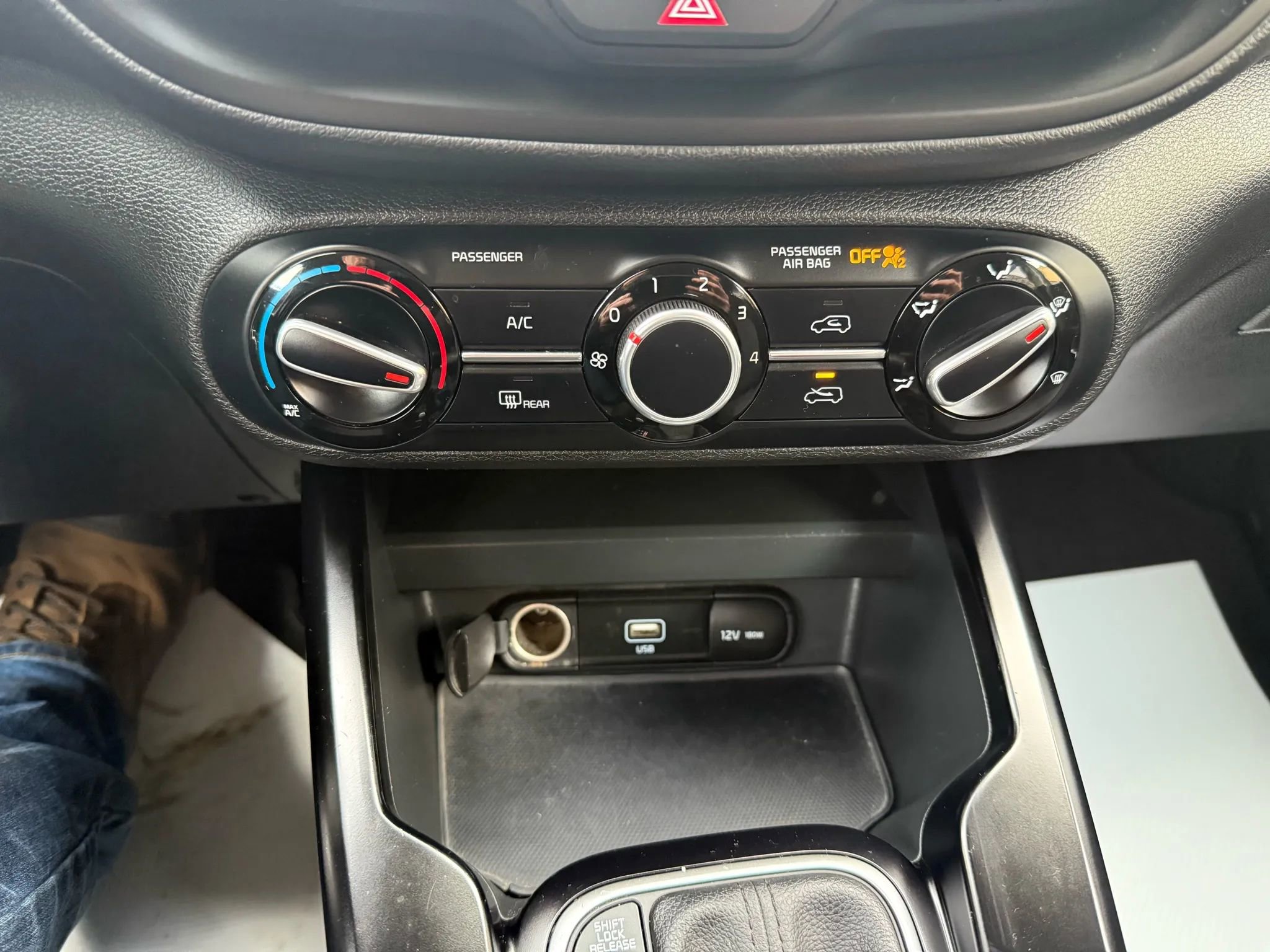 Used 2021 Kia Soul LX image 12