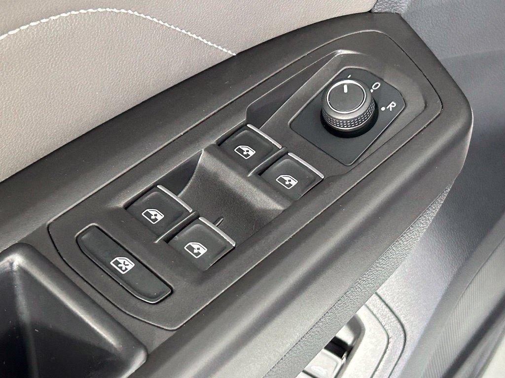 Used 2023 Volkswagen Atlas SEL AWD/4WD image 39