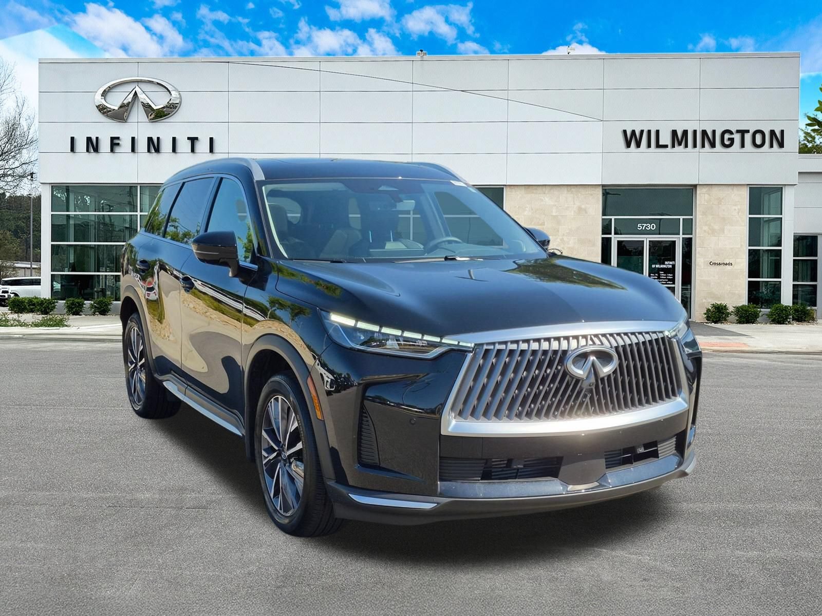 Used 2026 INFINITI QX60 Luxe w/ Cargo Package FWD image 1