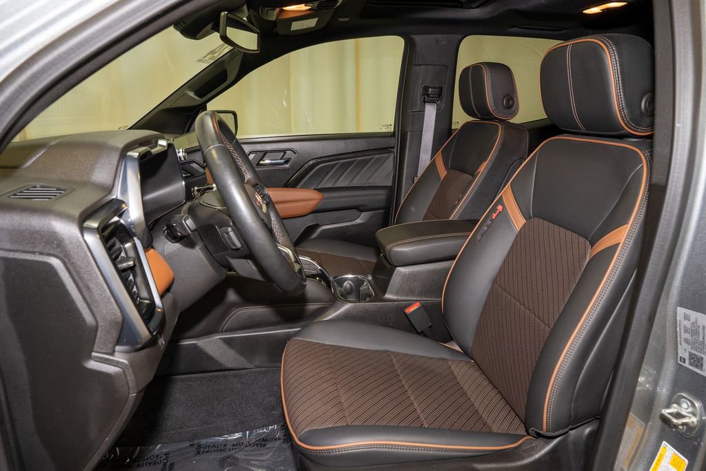 Used 2024 GMC Canyon AT4 w/ AT4 Premium Package image 11