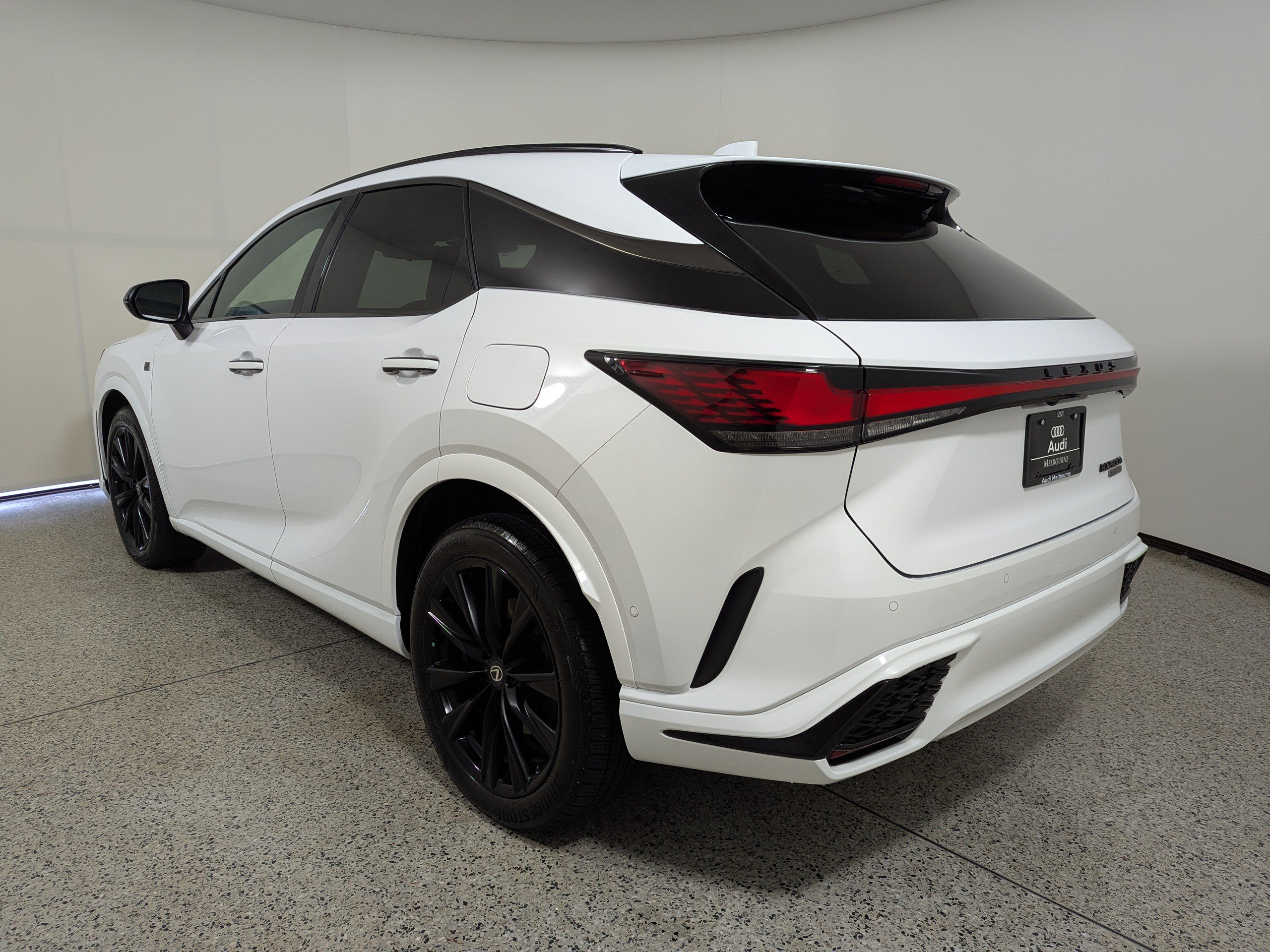 Used 2026 Lexus RX 500h F Sport w/ Convenience Package AWD/4WD image 5