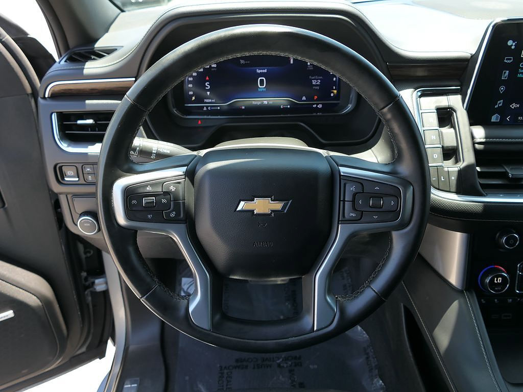 Used 2024 Chevrolet Suburban Premier RWD image 17