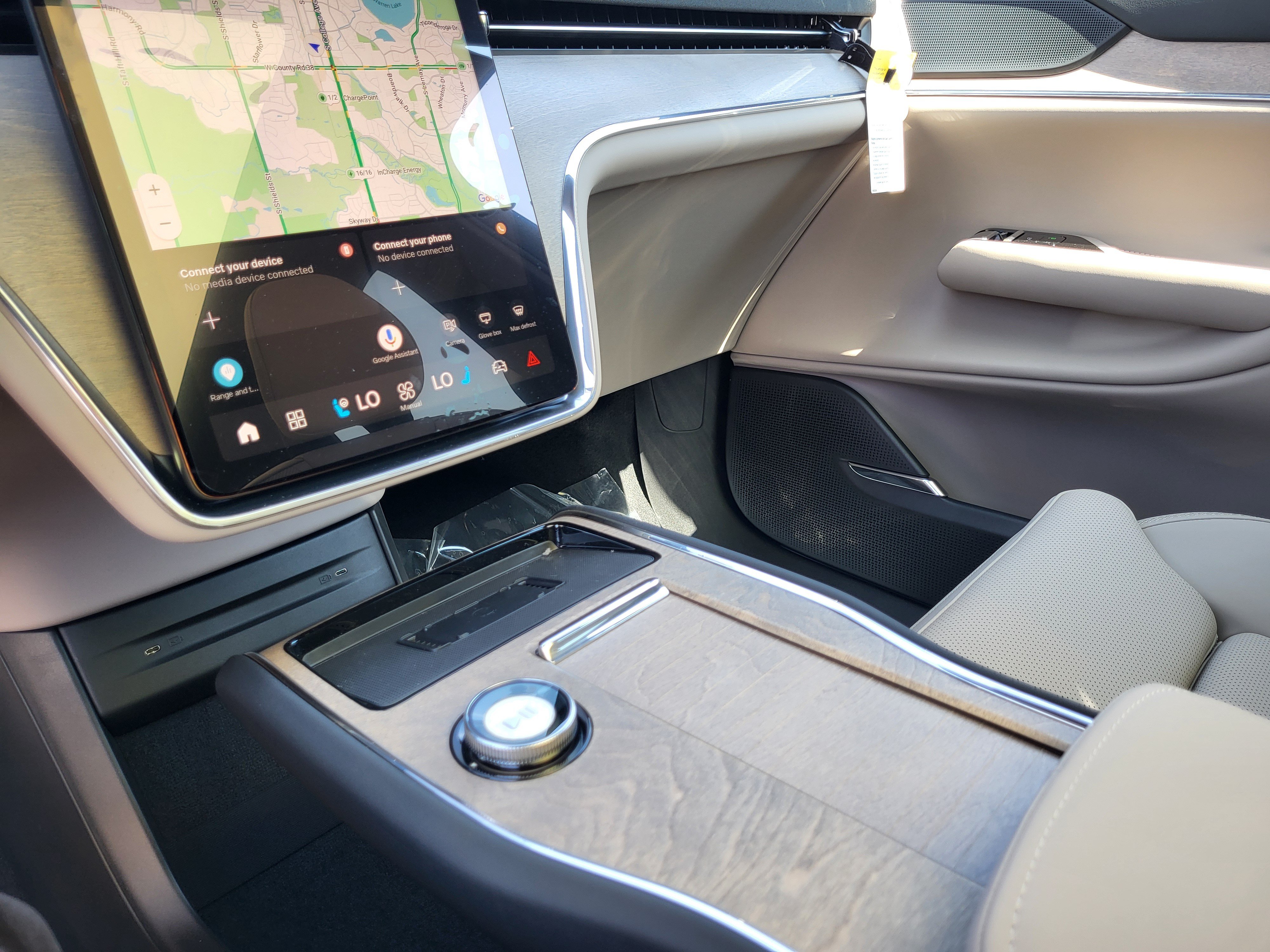 New 2026 Volvo EX90 Plus AWD/4WD image 17