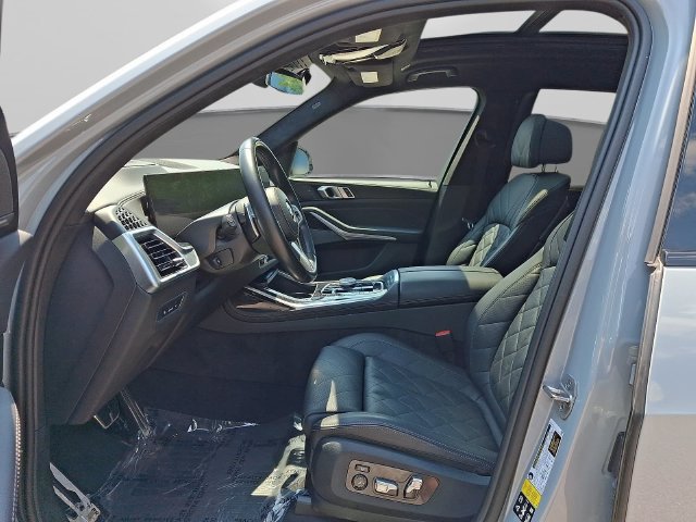Used 2024 BMW X7 xDrive40i w/ M Sport Package AWD/4WD image 17