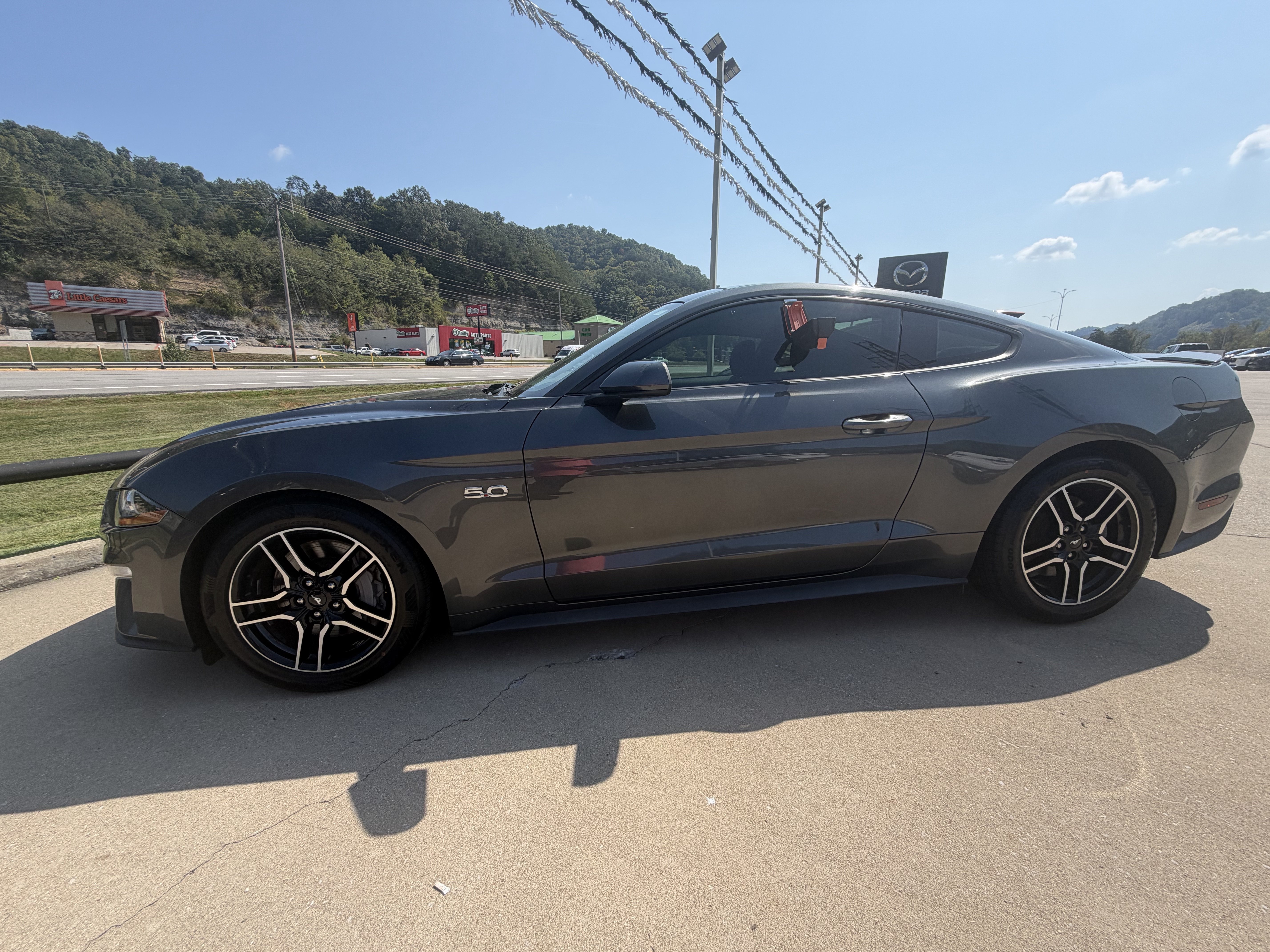 Used 2018 Ford Mustang GT RWD image 4