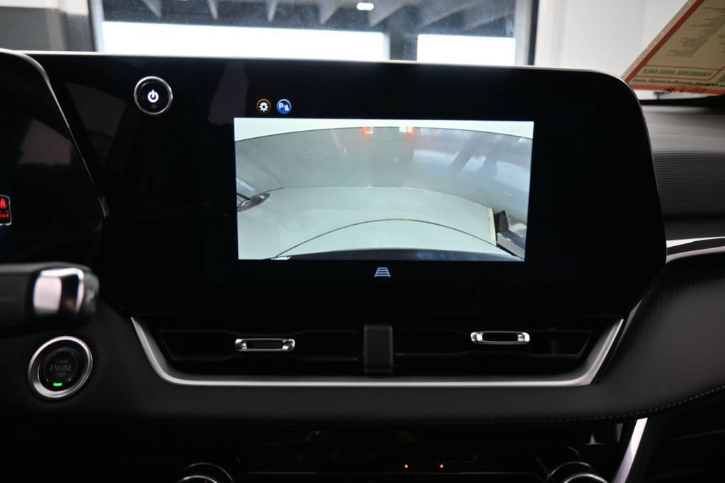 Used 2025 Chevrolet Equinox LT FWD image 22