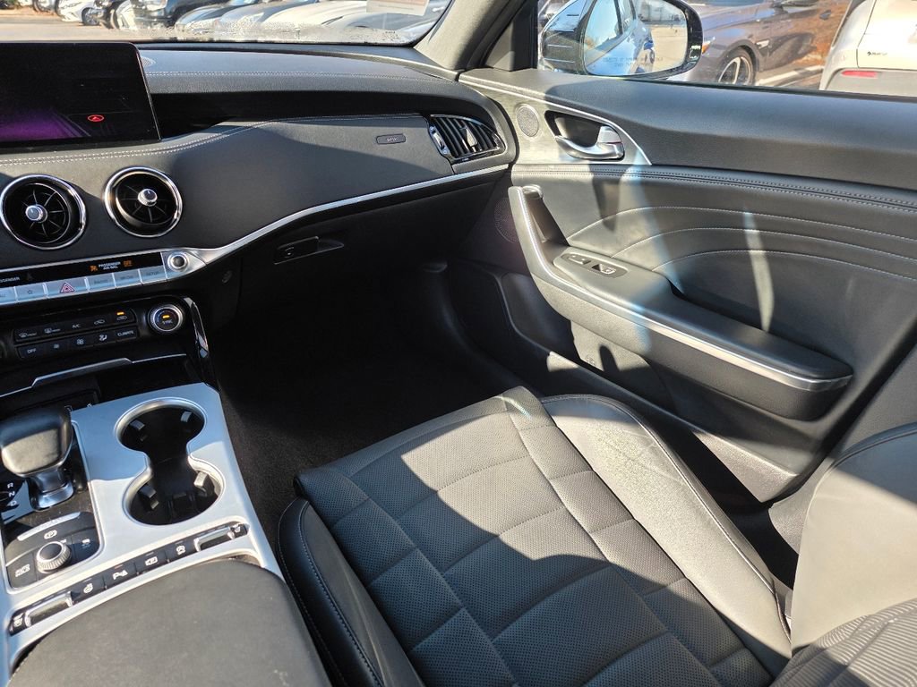 Used 2023 Kia Stinger GT2 image 16