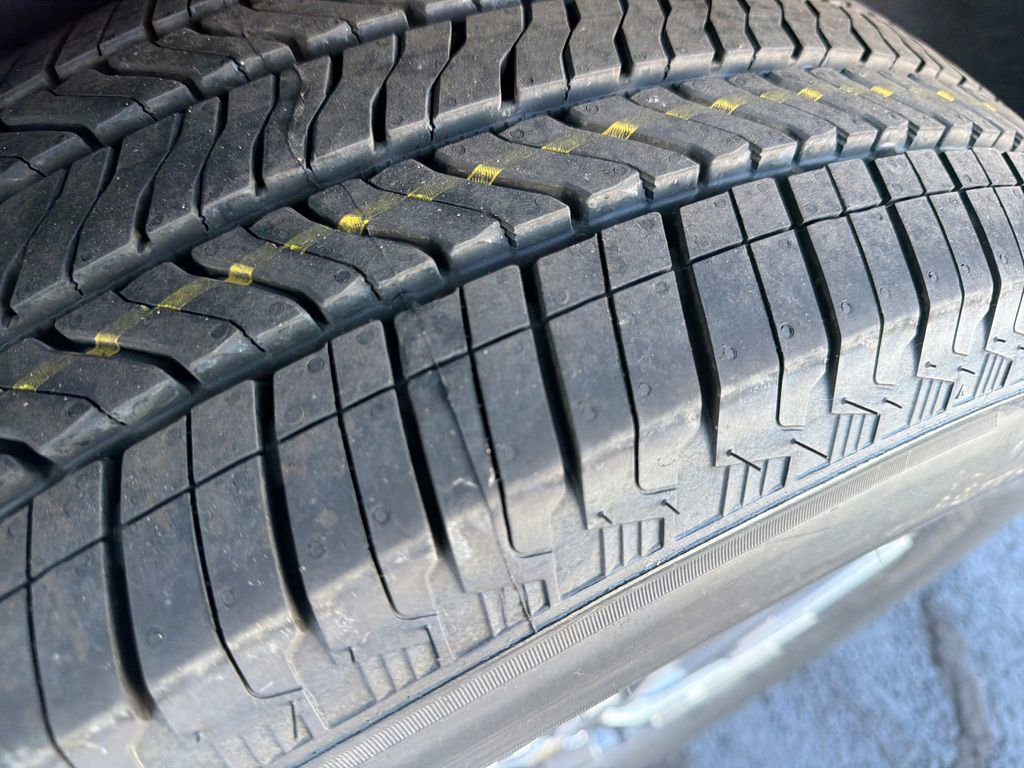 New 2026 Chevrolet Traverse LT w/ Driver Confidence Package image 28