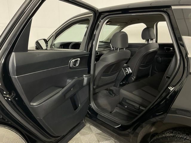 Used 2021 Kia Sorento LX image 31