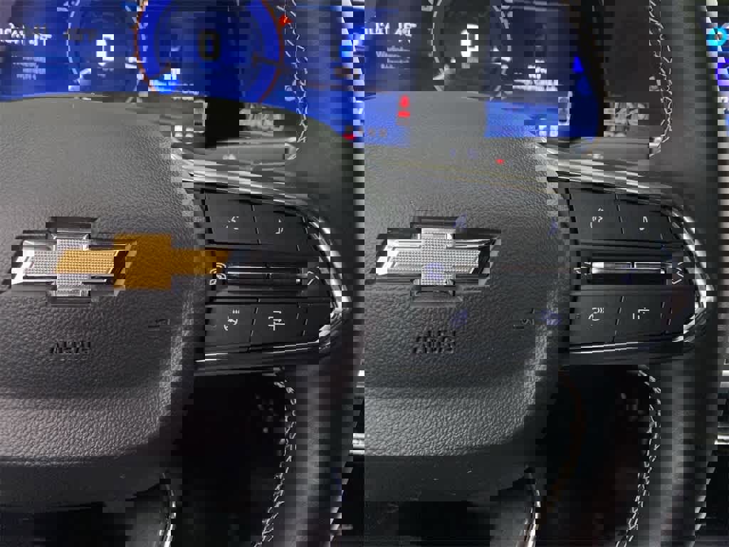 Used 2025 Chevrolet Equinox EV LT w/ Convenience Package image 21