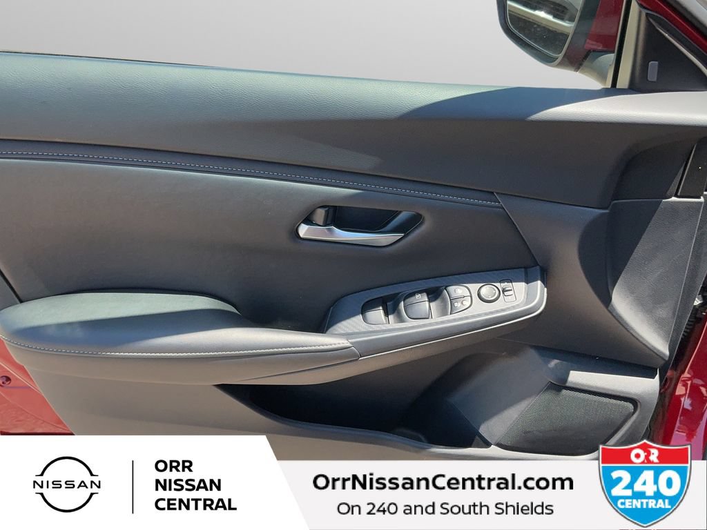 Used 2025 Nissan Sentra SV FWD image 16