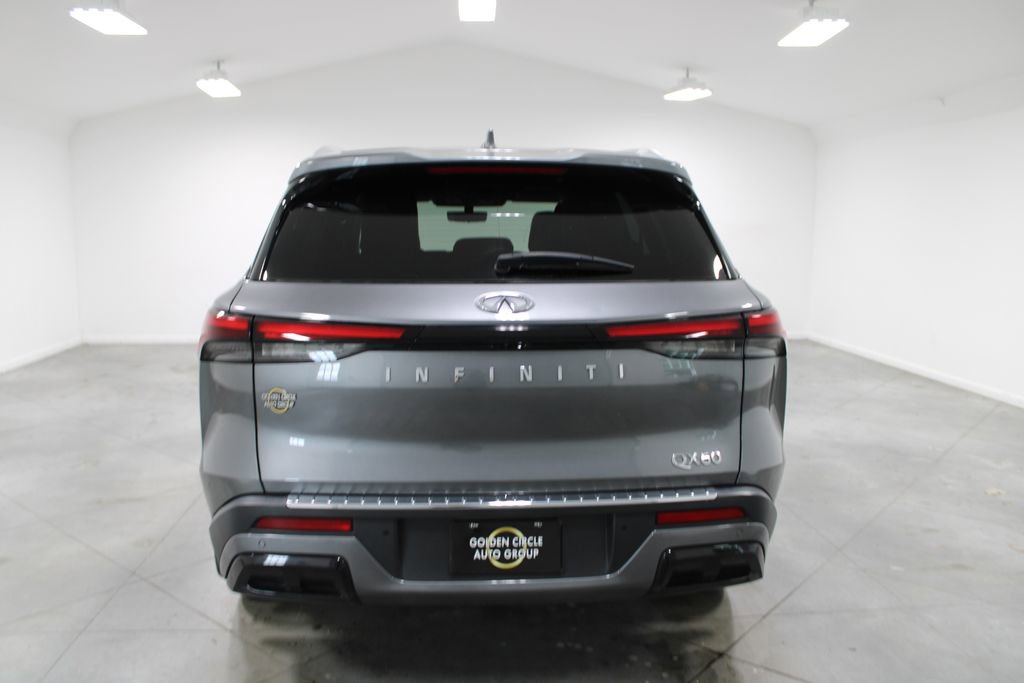 Used 2023 INFINITI QX60 Luxe w/ Vision Package FWD image 8