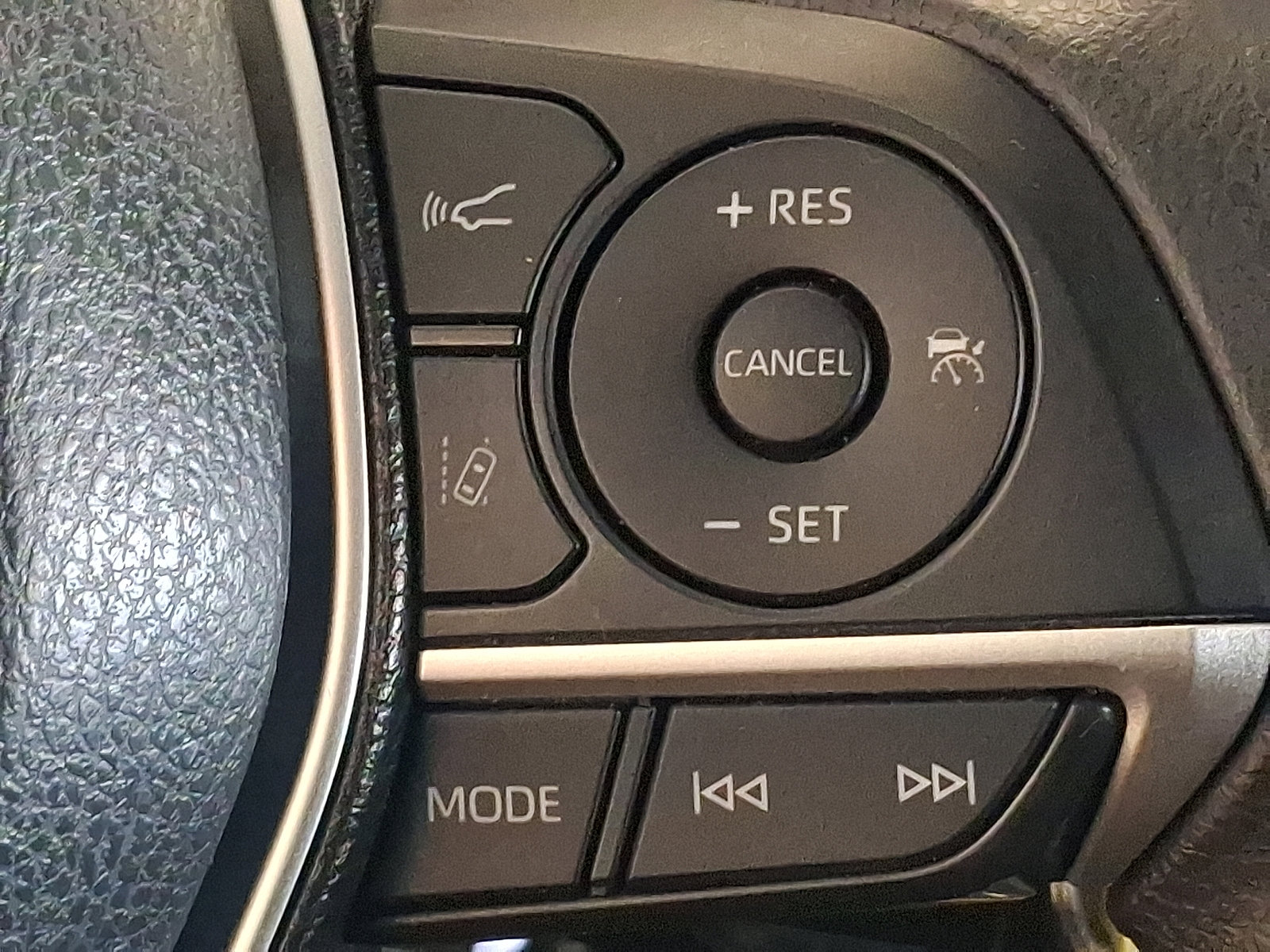 Used 2022 Toyota Camry LE AWD/4WD image 23