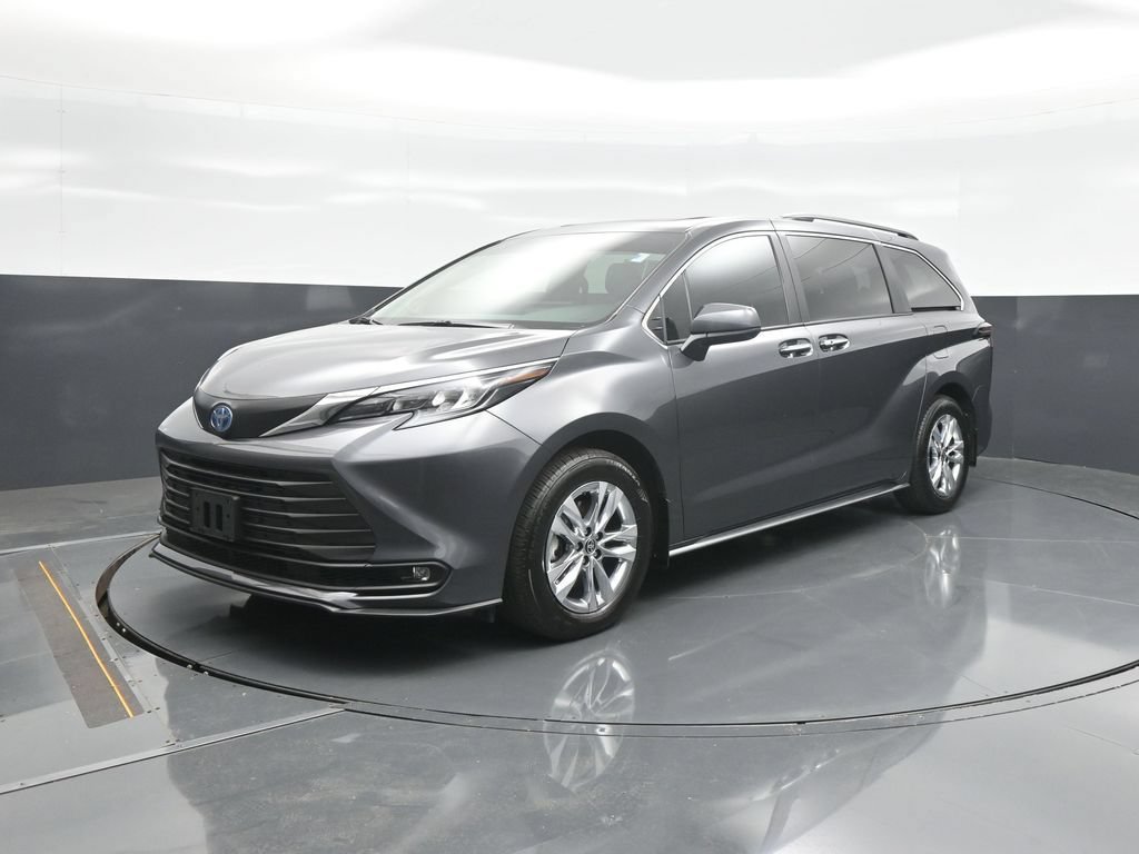 Certified 2025 Toyota Sienna XLE w/ XLE Plus Package AWD/4WD image 3