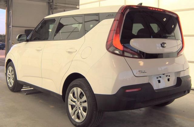 Used 2021 Kia Soul LX FWD image 2