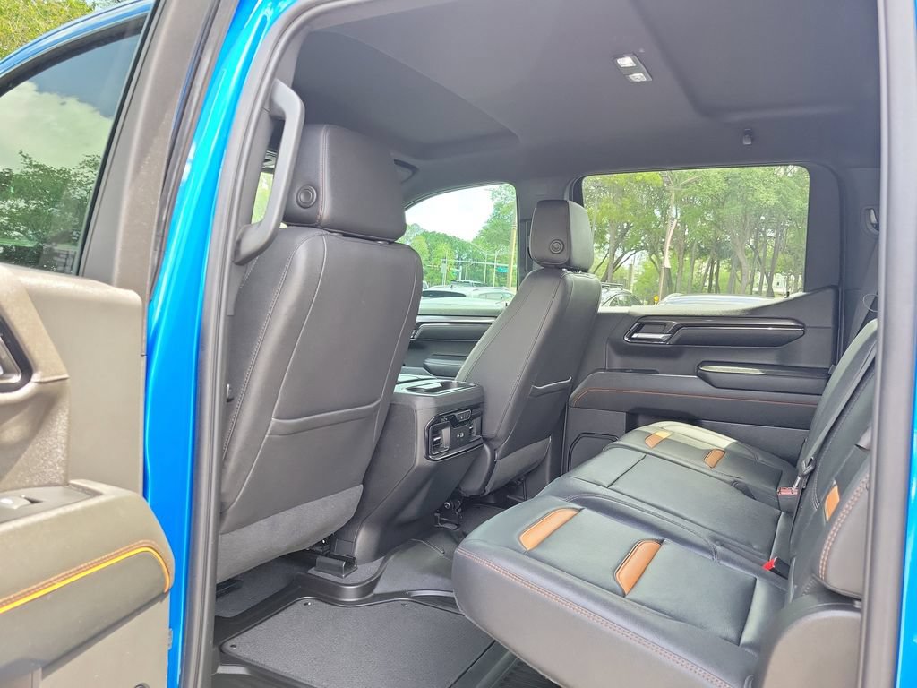 Used 2023 GMC Sierra 1500 AT4 w/ AT4 Premium Package AWD/4WD image 12