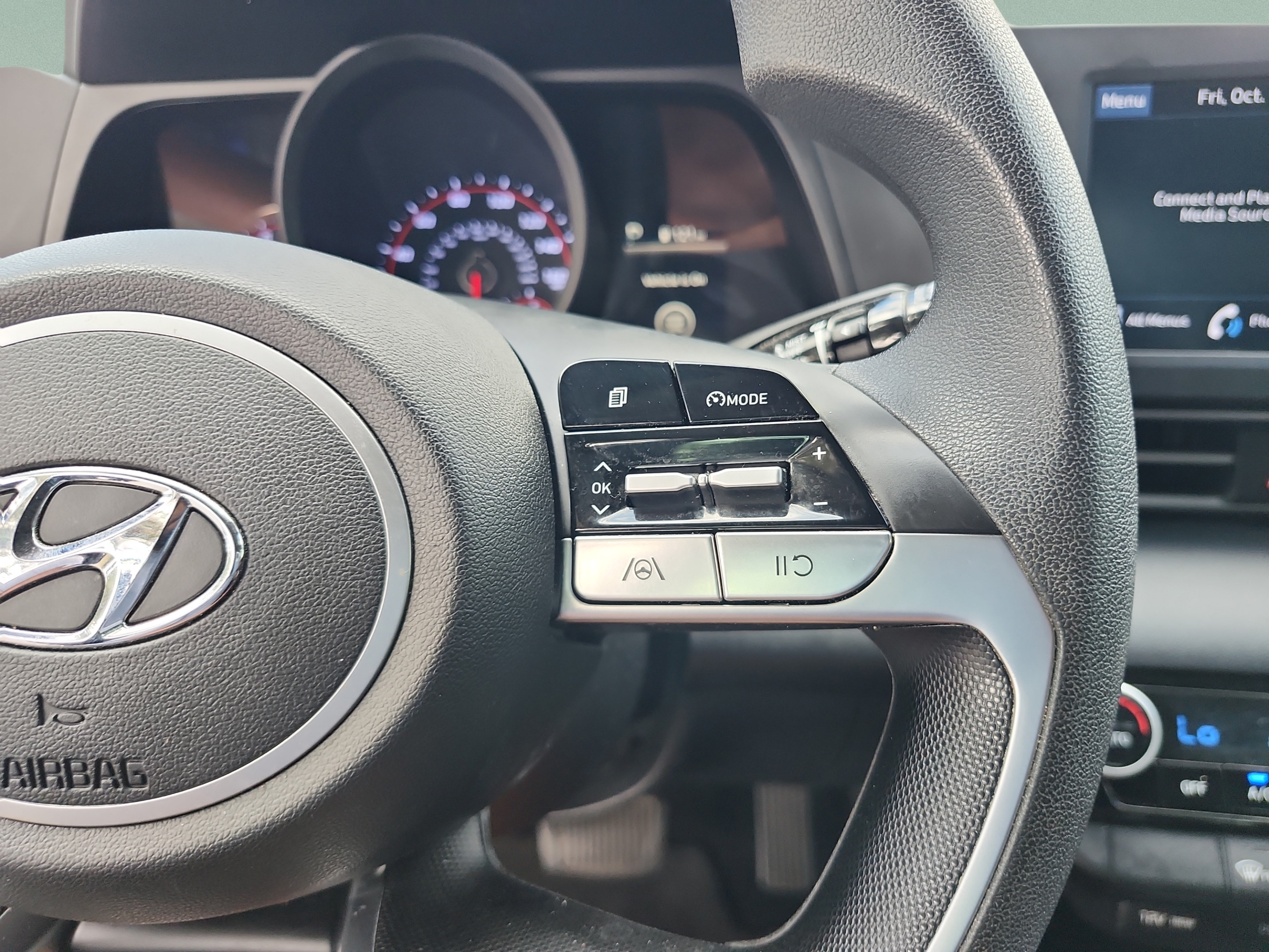 Used 2021 Hyundai Elantra SEL FWD image 25