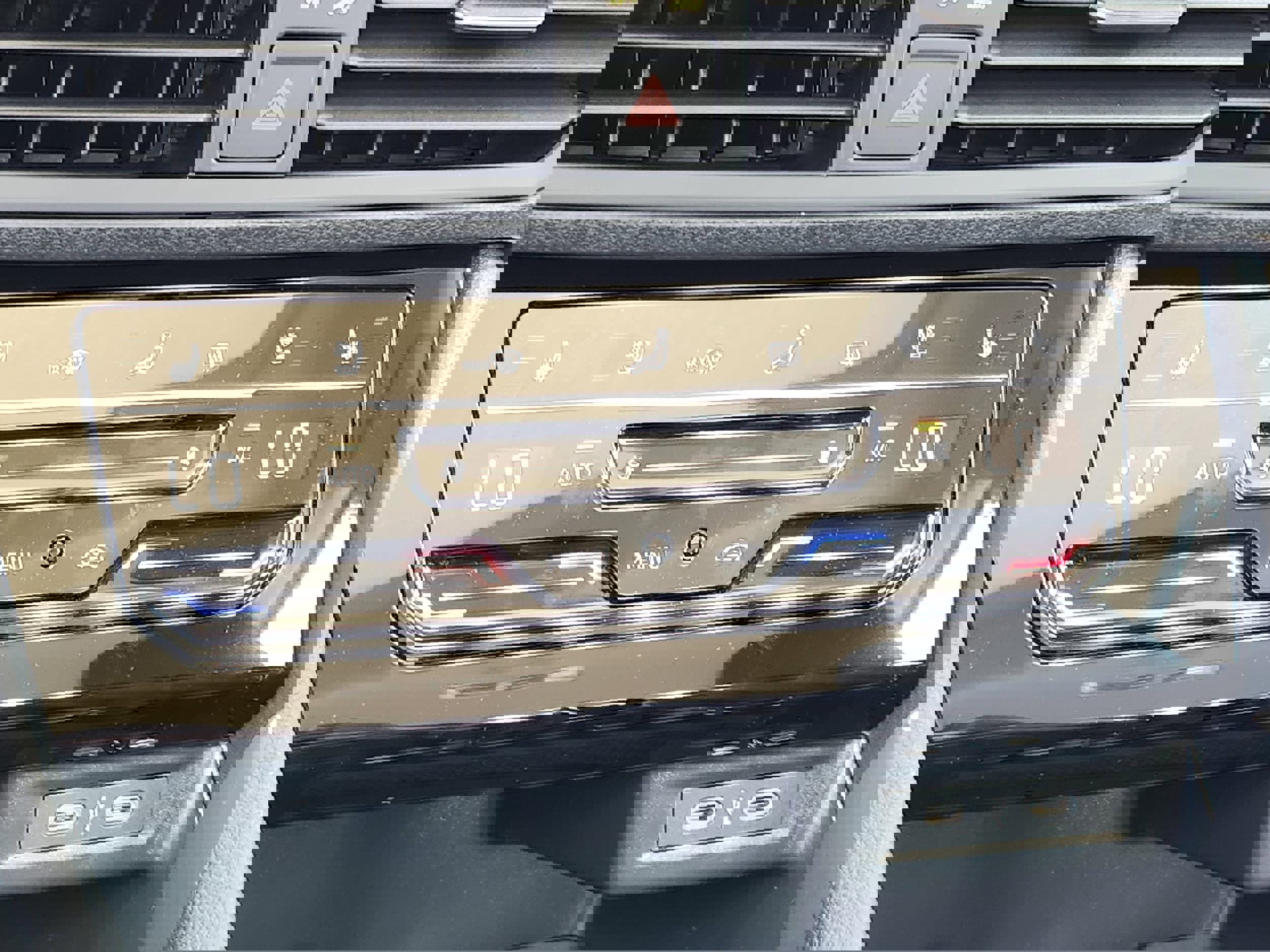 New 2025 Volkswagen Jetta SEL image 27