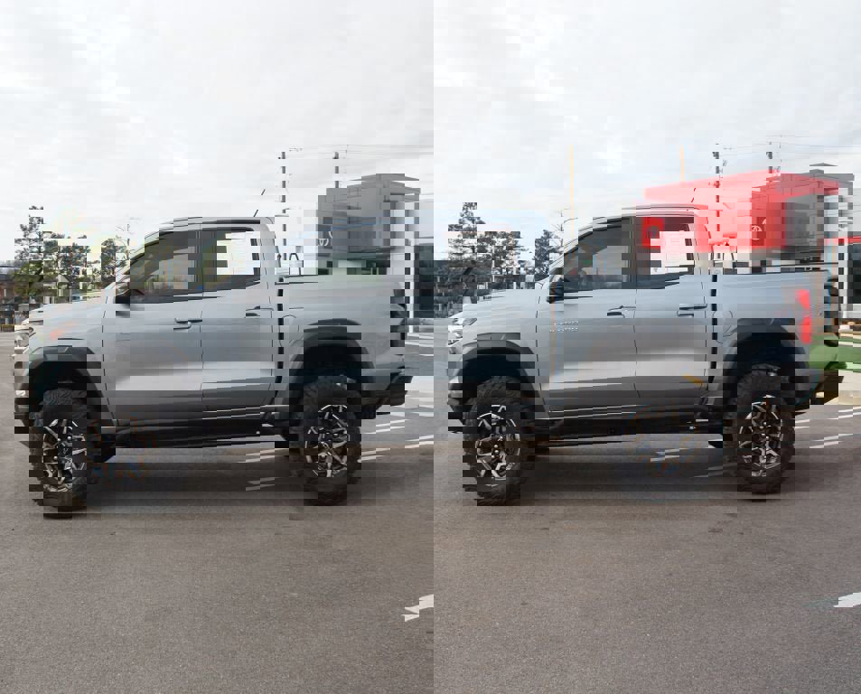 Used 2024 Chevrolet Colorado ZR2 w/ ZR2 Convenience Package III image 13