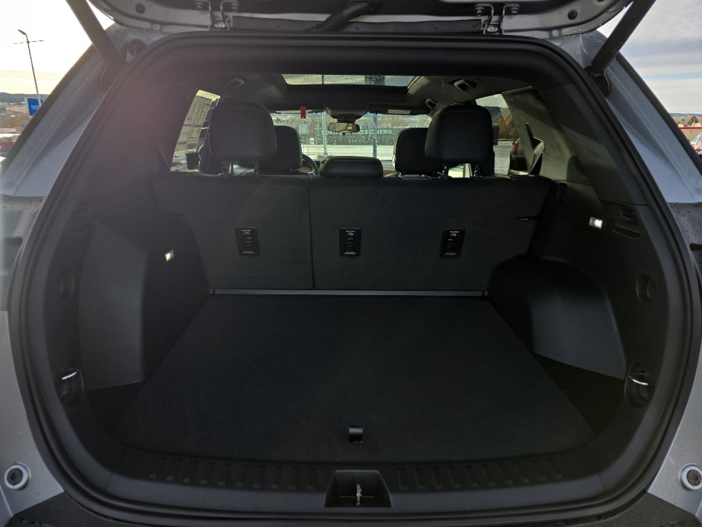 New 2026 Chevrolet Equinox ACTIV w/ Convenience Package III AWD/4WD image 24