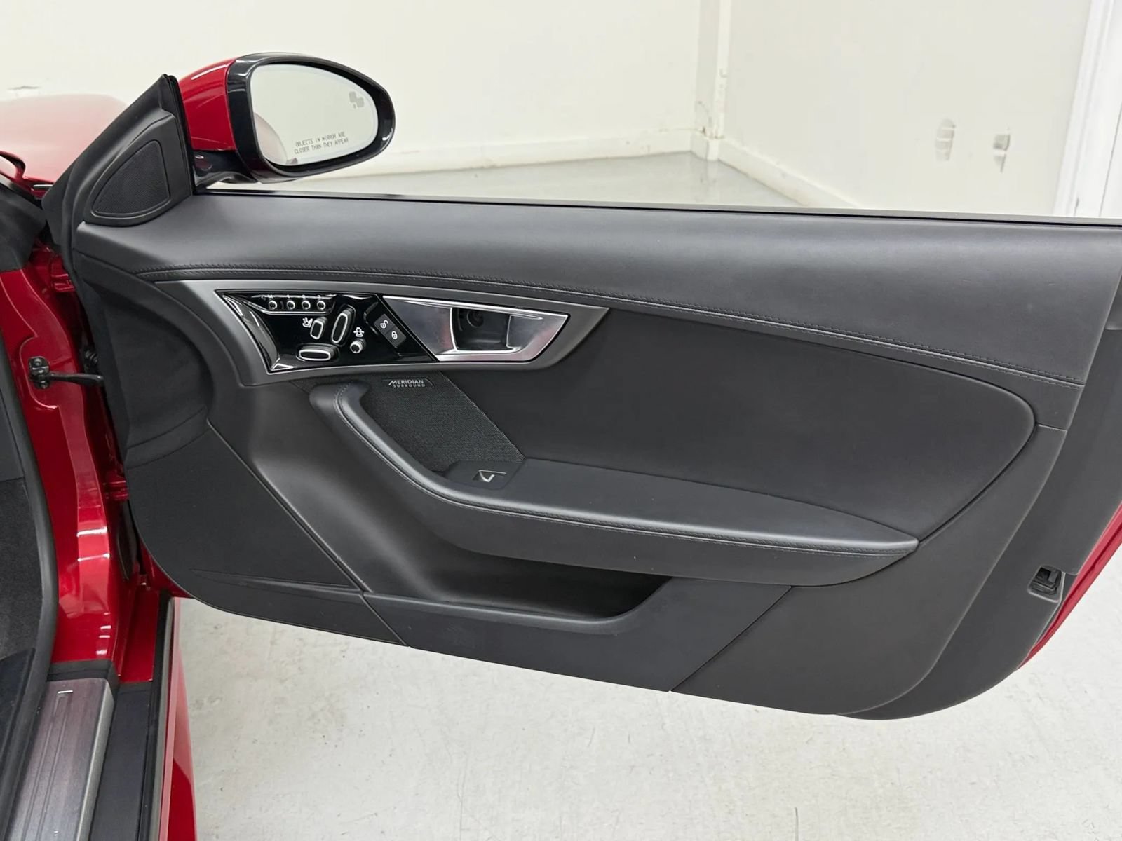 Used 2017 Jaguar F-TYPE R AWD/4WD image 17