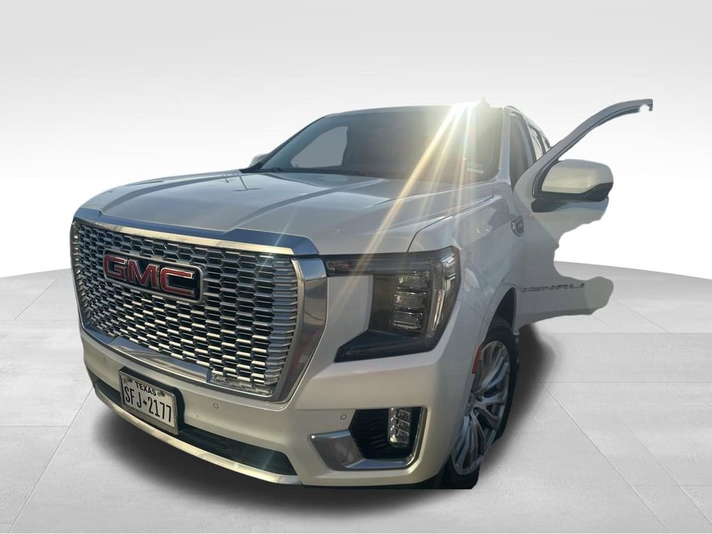 Used 2023 GMC Yukon XL Denali image 2