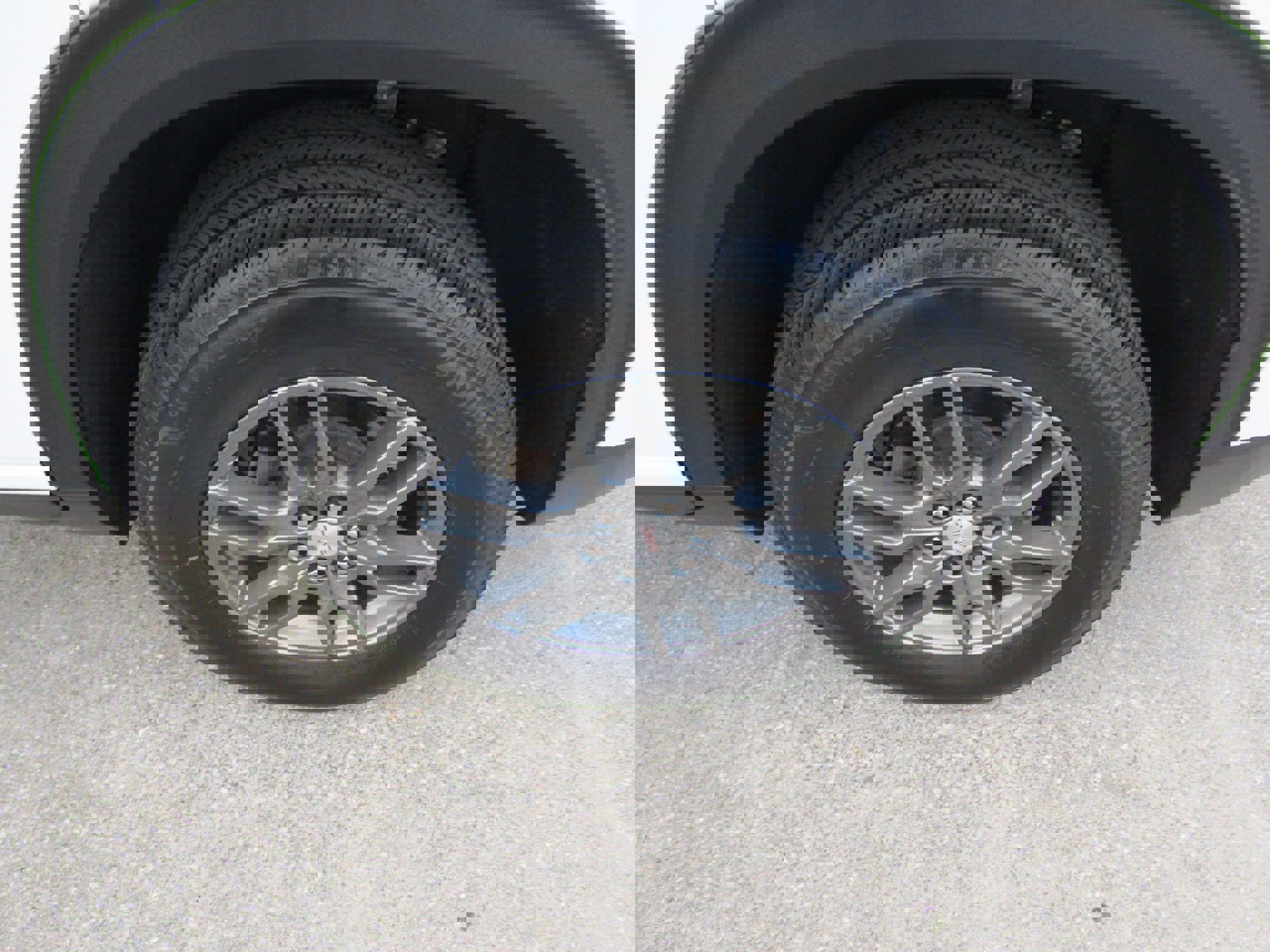 Used 2025 GMC Acadia Elevation image 10