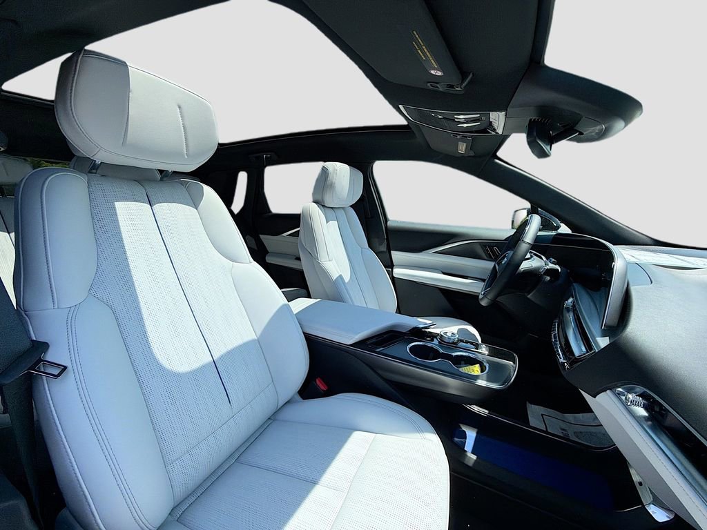 New 2026 Cadillac Lyriq Luxury w/ LPO, Floor Liner Package AWD/4WD image 29