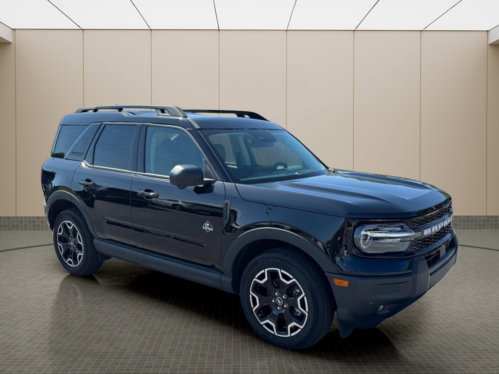 Used 2025 Ford Bronco Sport Outer Banks w/ Outer Banks Tech Package+ AWD/4WD image 2
