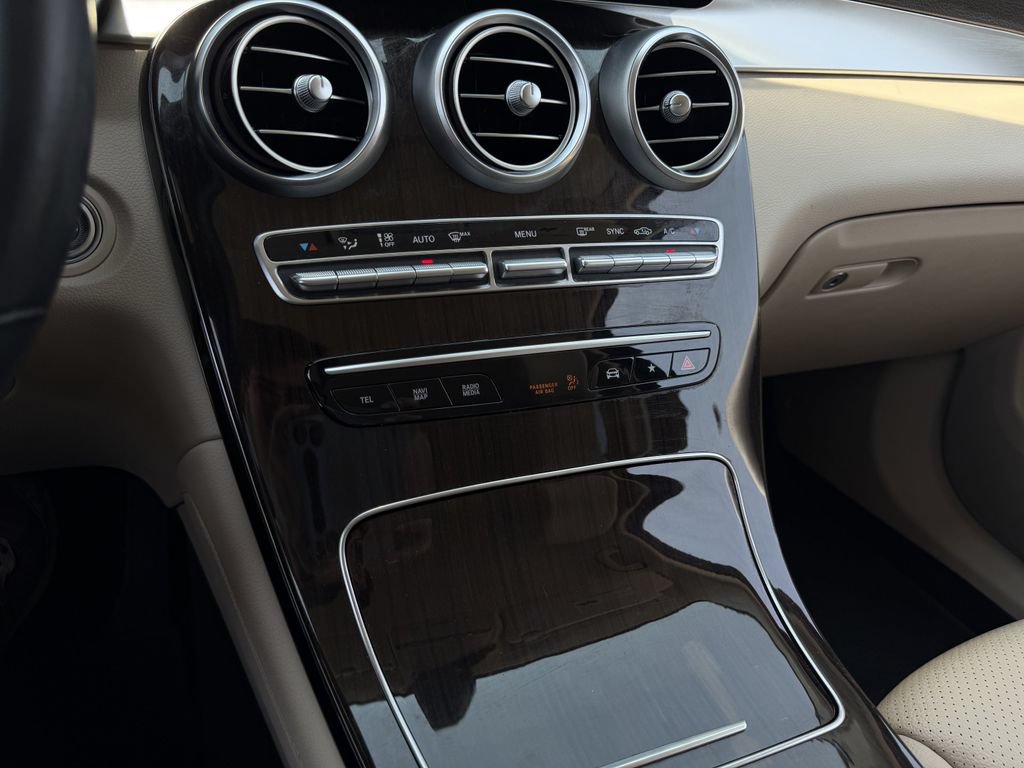 Used 2021 Mercedes-Benz GLC 300 image 20