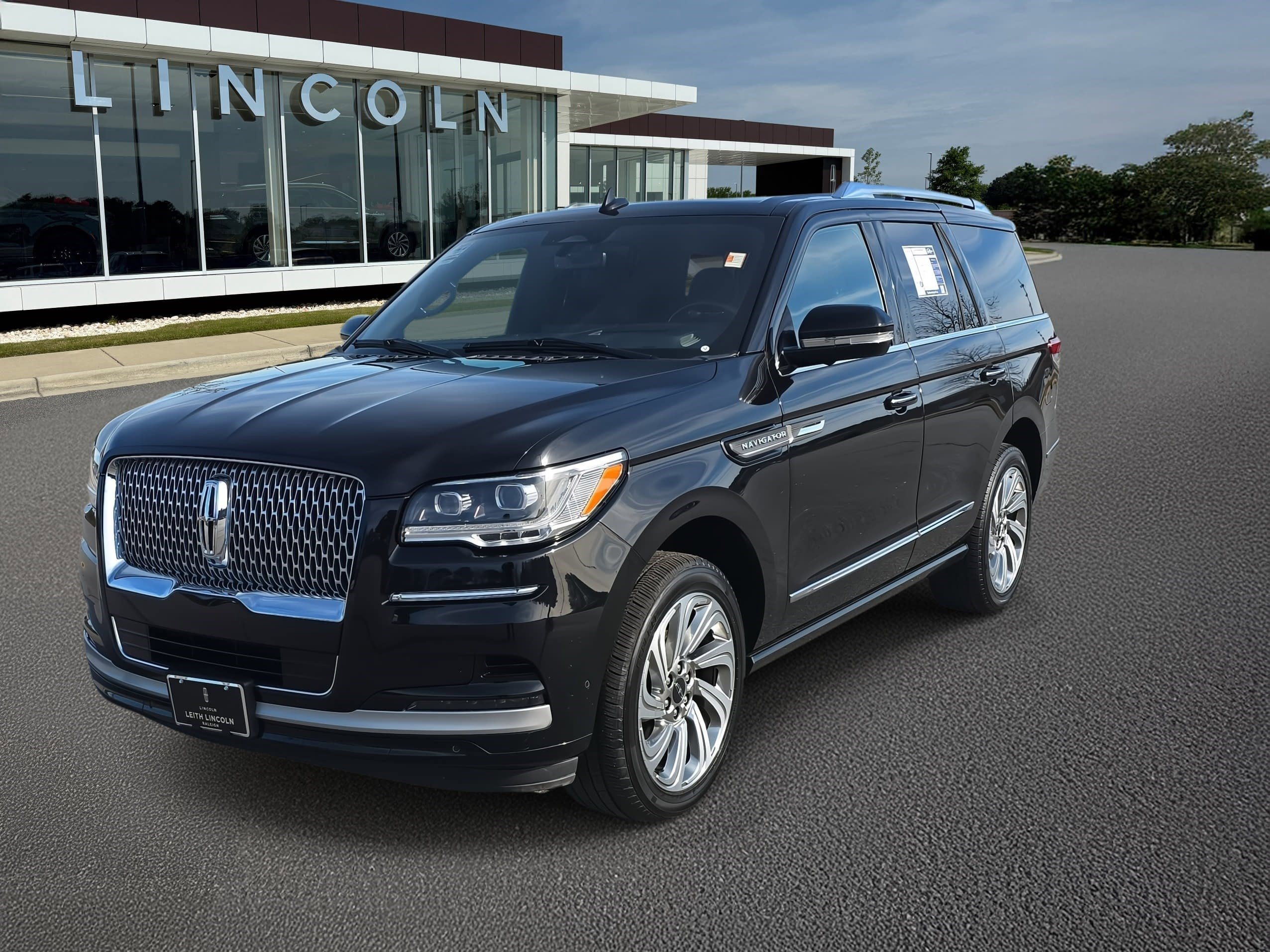 Used 2024 Lincoln Navigator Reserve video 1