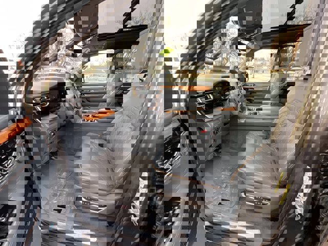 Used 2024 Jeep Grand Wagoneer Series III w/ Flexible Seating Group image 10