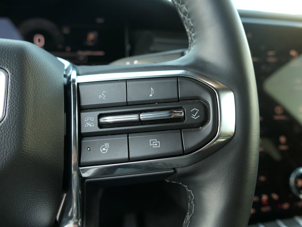 Used 2025 GMC Acadia Elevation image 15