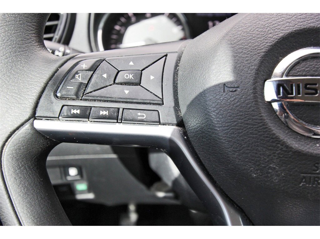 Used 2020 Nissan Rogue S image 11