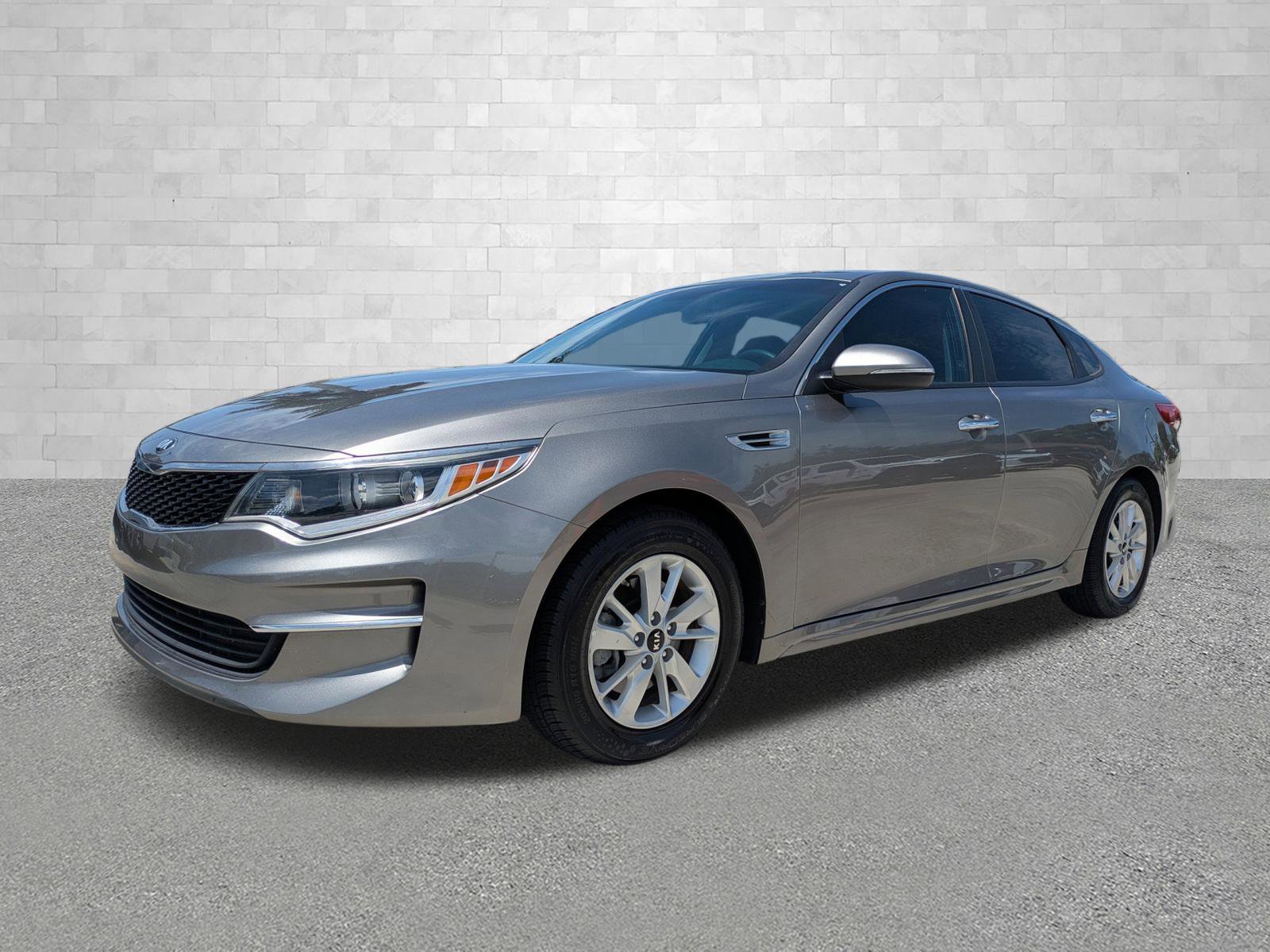 Used 2018 Kia Optima LX w/ Convenience Package FWD image 5