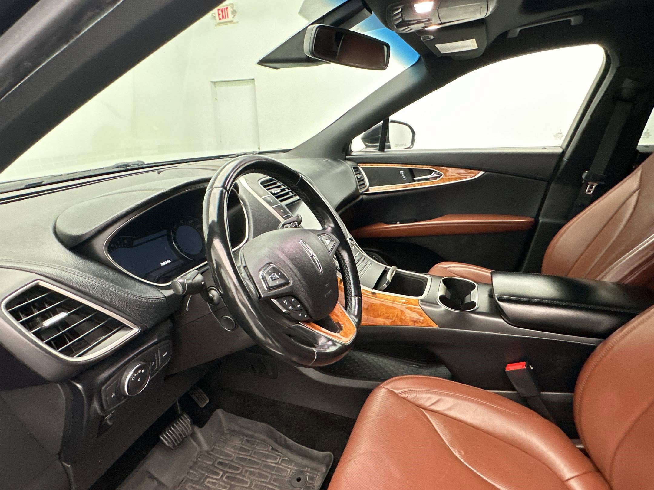Used 2018 Lincoln MKX Reserve w/ Lincoln MKX Climate Package AWD/4WD image 22
