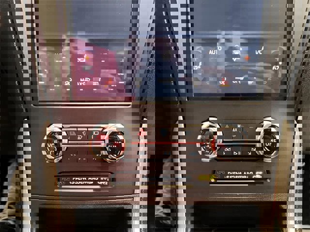 Used 2023 Ford Edge SEL image 25