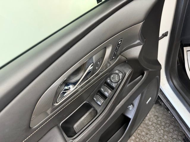 Used 2023 Chevrolet Traverse Premier w/ Redline Edition AWD/4WD image 20