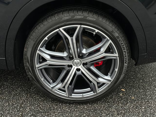 Used 2022 Maserati Levante GT image 12
