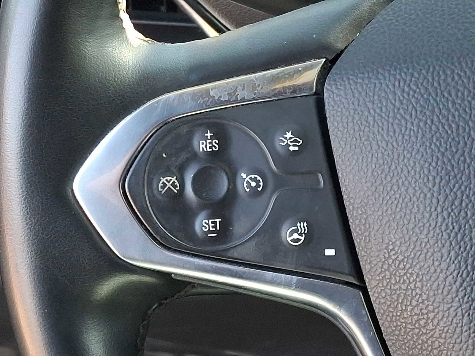 Used 2023 Chevrolet Traverse LT AWD/4WD image 23